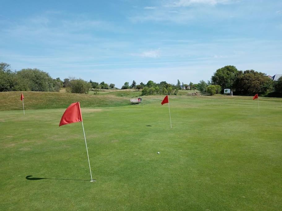 Talmont-Saint-Hilaire Charmant T2 Au Coeur Du Golf De Port Bourgenay מראה חיצוני תמונה